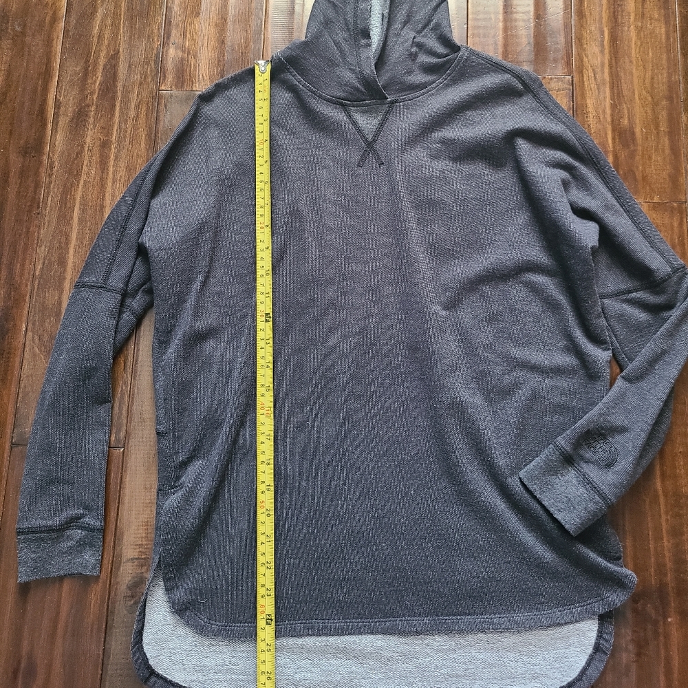 North Face woman gray hoodie sweatshirt XS.
